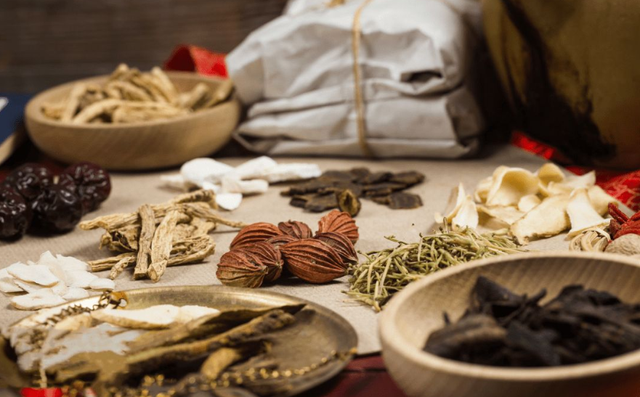 中藥材進銷存管理系統，簡單好用的有哪個？